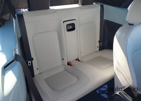 2010 Volkswagen New Beetle 2.5L Final Edition z USA, uszkodzony, nr VIN 3VWRG3AL0AM009953